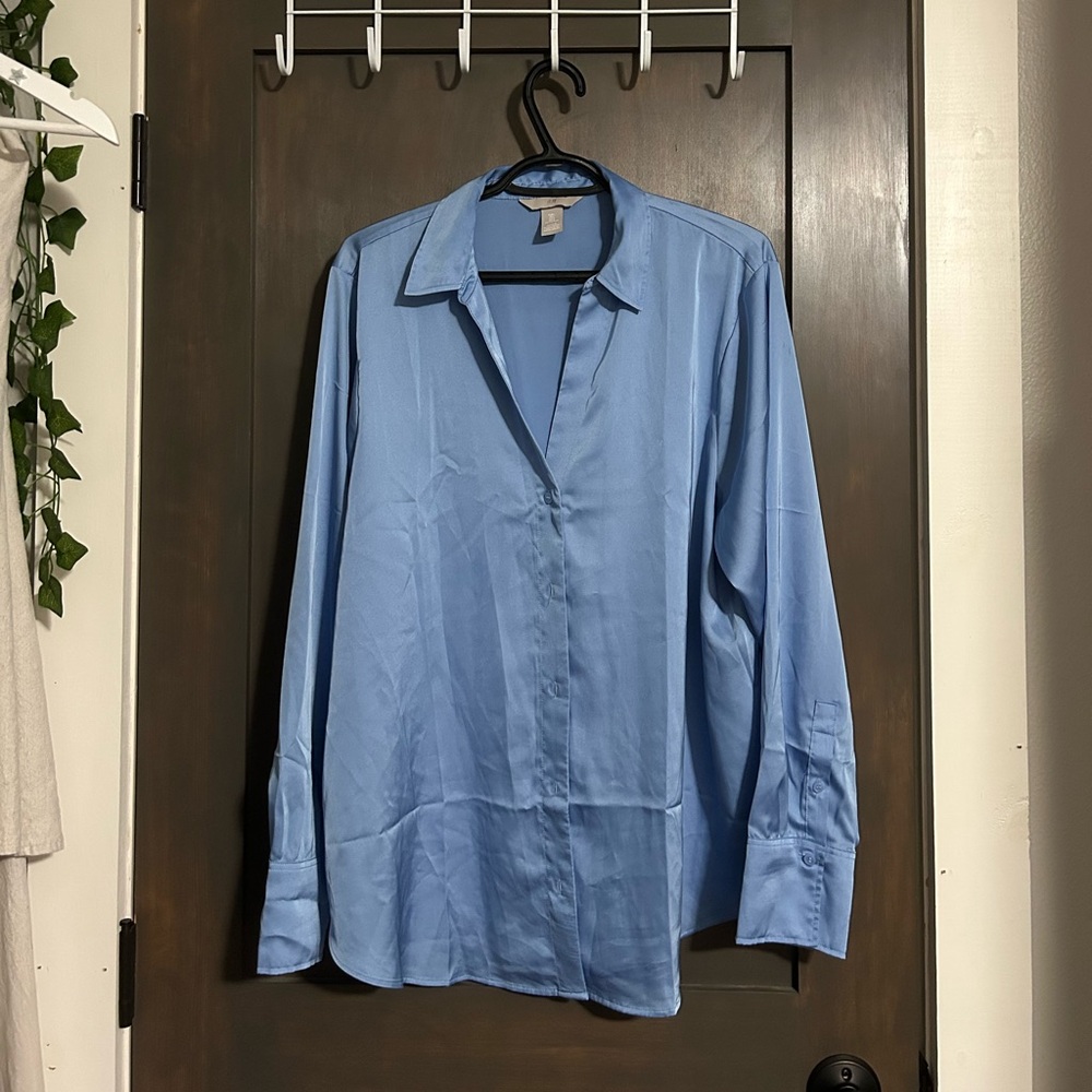 H&M Light Blue Casual Button Down Shirt